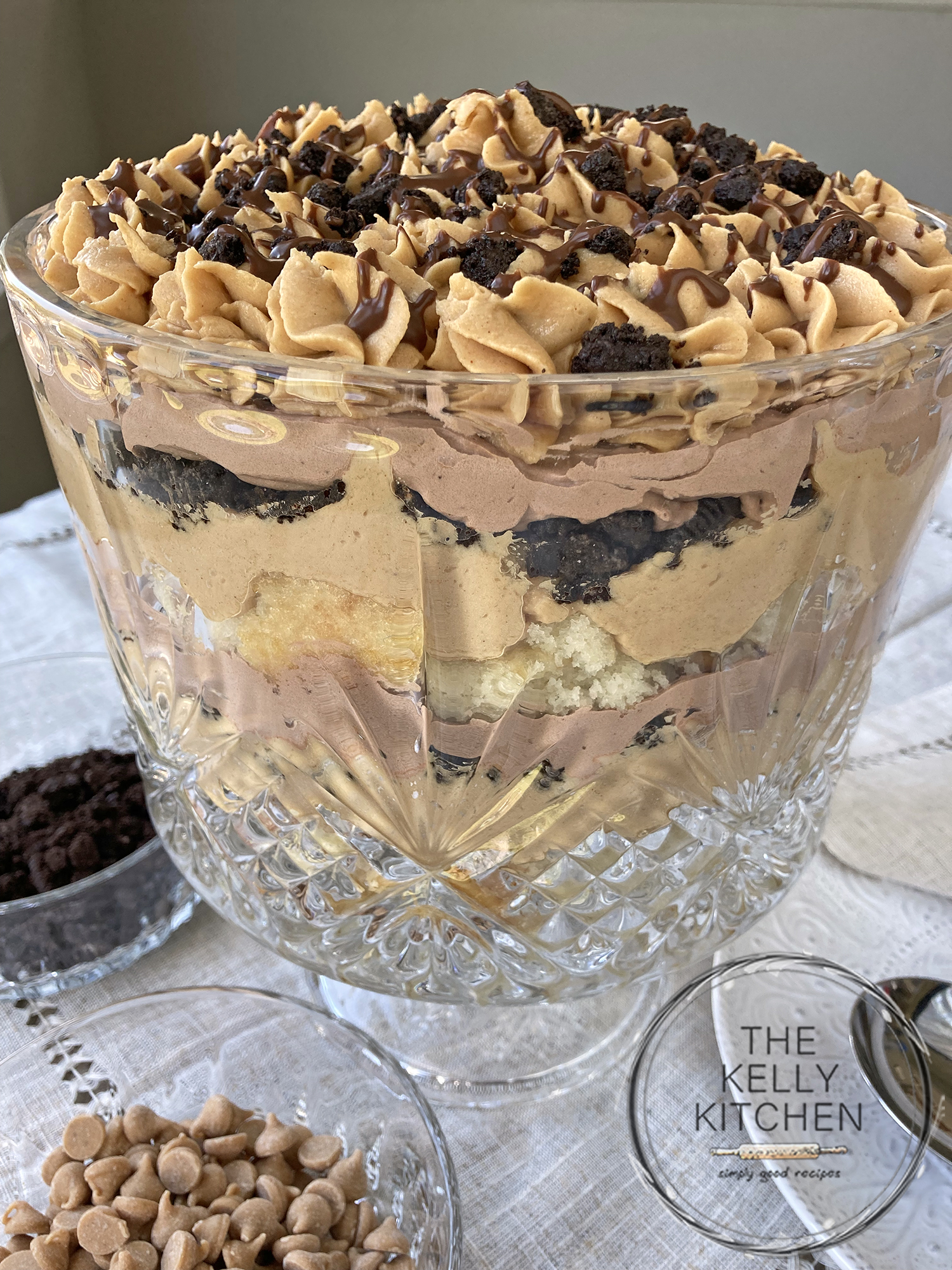 Peanut Butter Chocolate Dream Trifle - The Kelly Kitchen